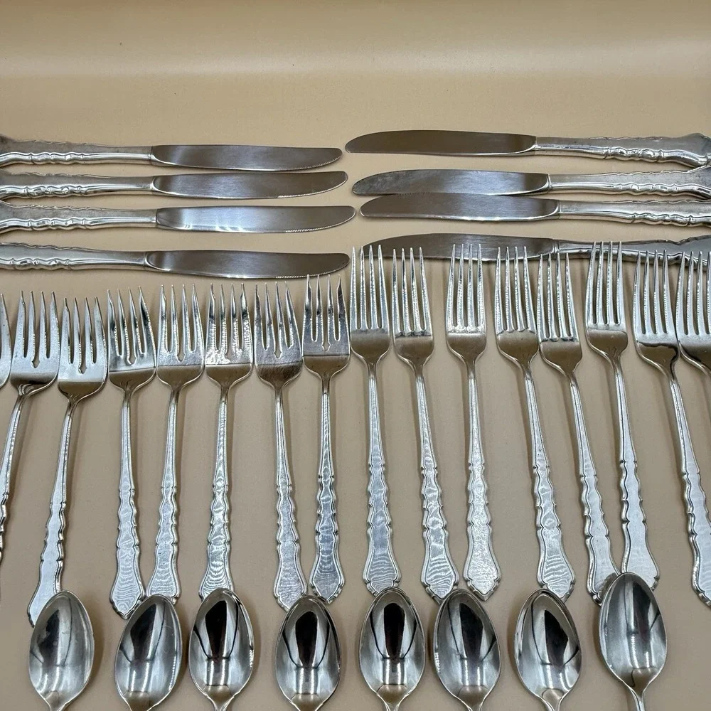 1847 Rogers Bros Silver Plated 32pc Flatware Set for 8 Vintage 1940s Quality